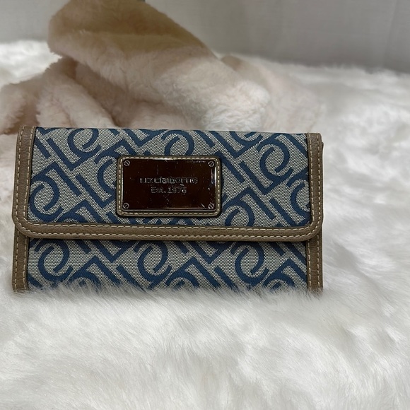 Liz Claiborne Handbags - Liz Claiborne Tan and Blue wallet with Elegant Design